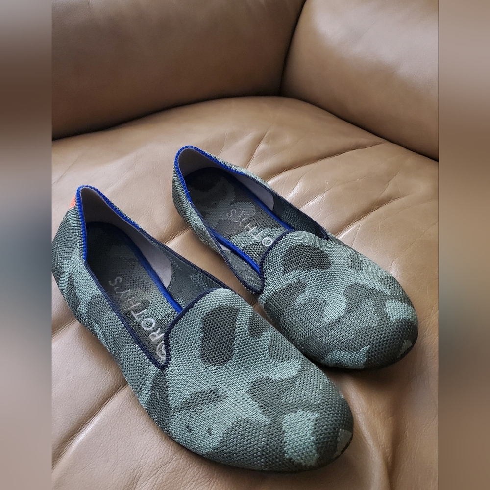 Rothy’s Olive Camo Loafer size 8 cute! Used